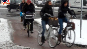 2012.12.22 - Снег не мешает жителям Дании, Нидерландов, Норвегии и Канады ездить на велосипедах