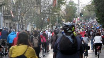 2013.09.24 - Количество участников велосипедного митинга в Бухаресте достигло 5000 человек 640