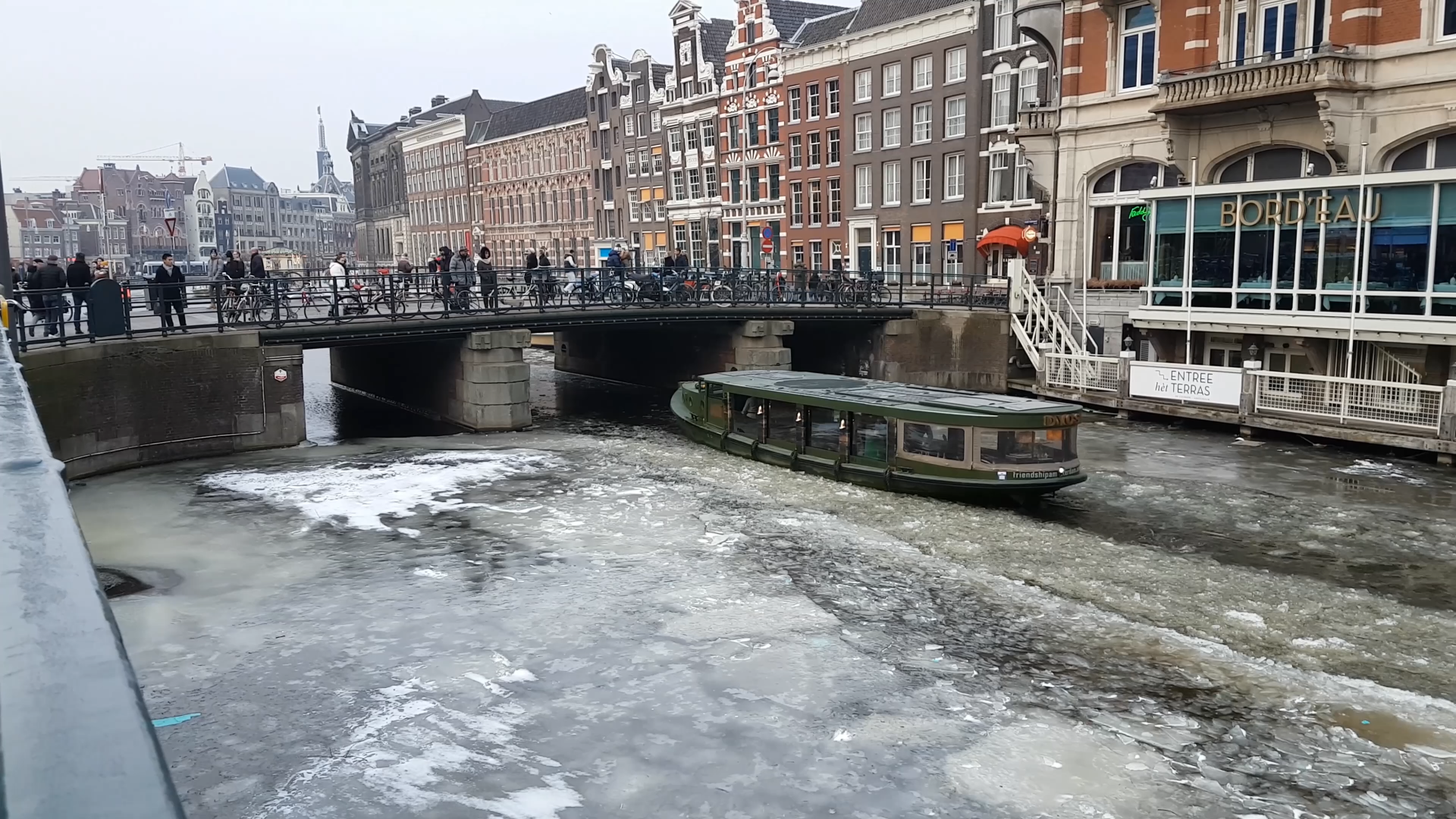 Невероятные холода и лёд на каналах в Амстердаме